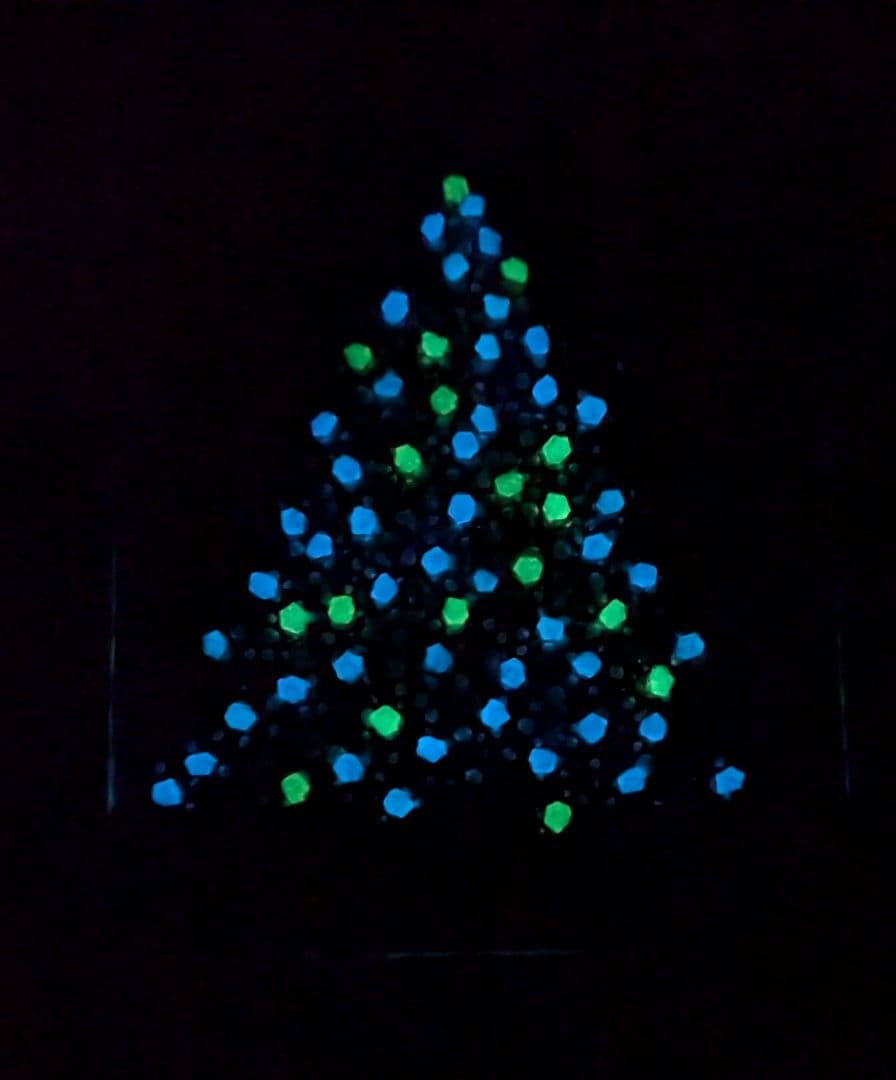 クリスマスツリー①　発光石　ガラス絵の具　ジャムイスト