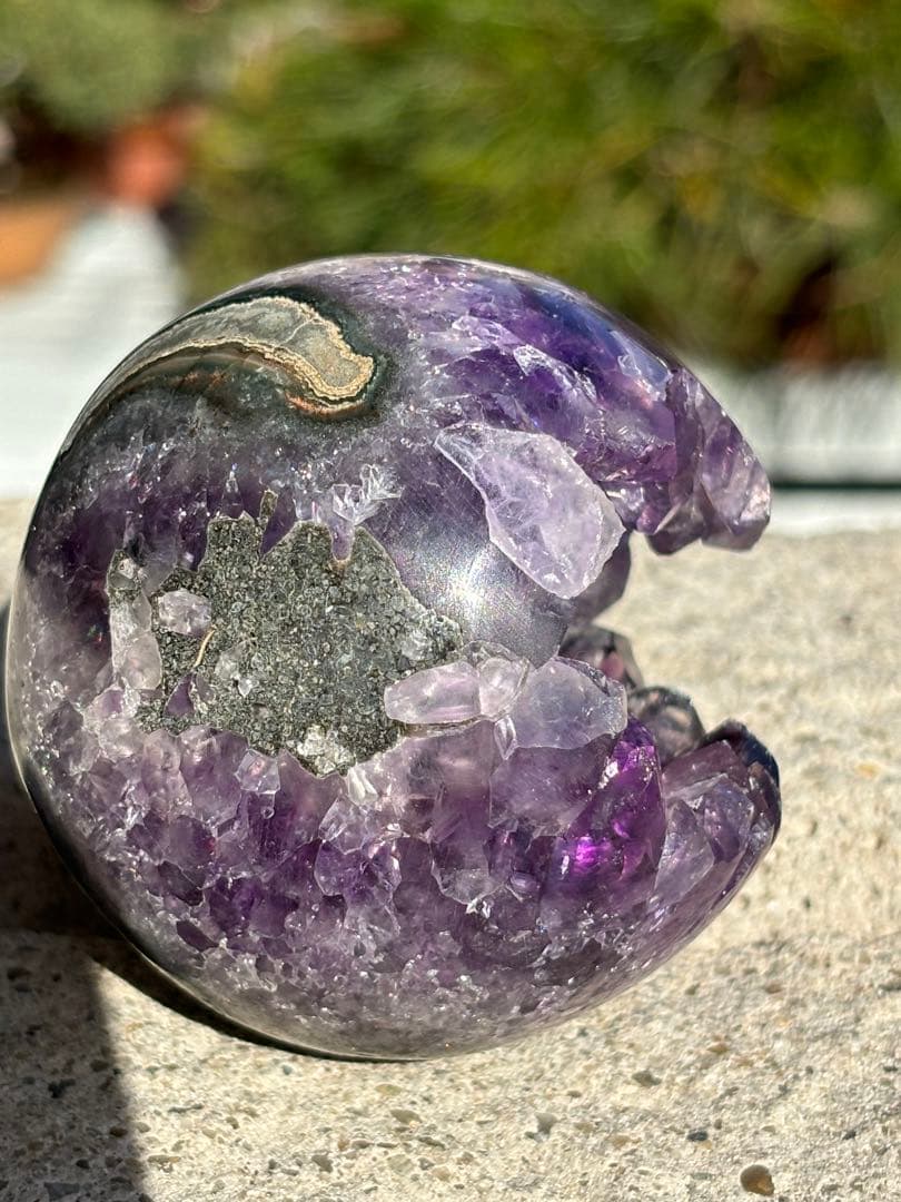 【来福】ウルグアイ産⭐️アメジスト笑口大①⭐️龍穴⭐️台座付きMN36