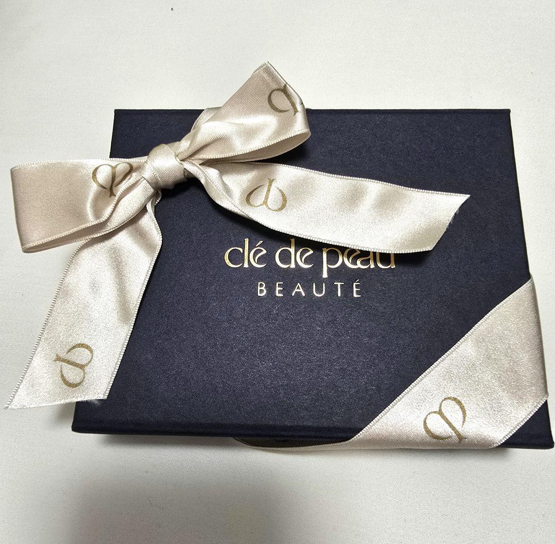 新品★匿名配送 クレドポーボーテ プードルコンパクト エサンシエルn レフィル