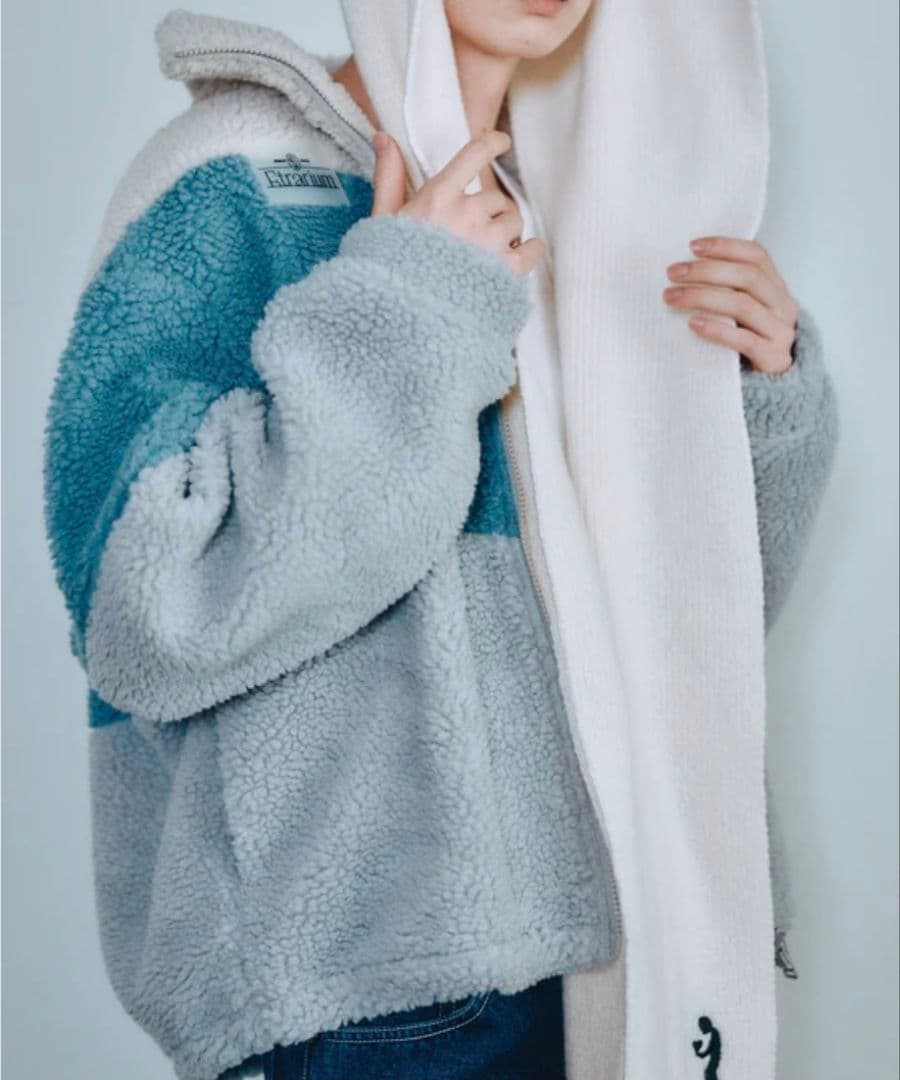 Etrarium ボアブルゾン ホワイト/ブルー