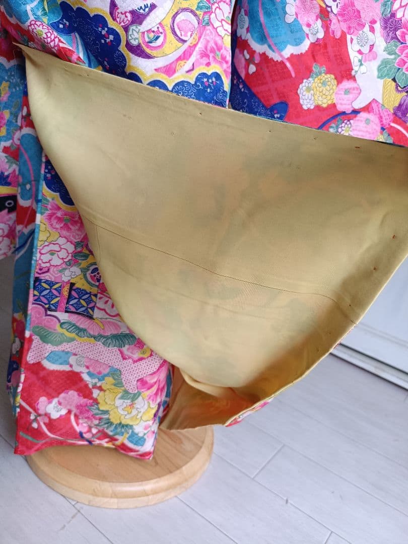 専用です☆アンティークカラフル模様の着物