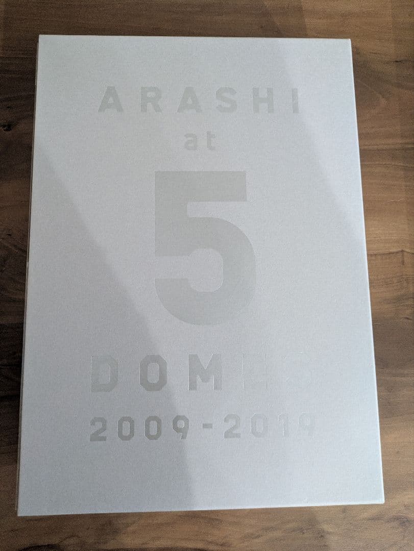 嵐FC限定写真集 ARASHI at 5 DOMES 2009-2019 - メルカリ
