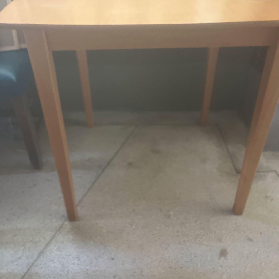 木製正方形テーブル