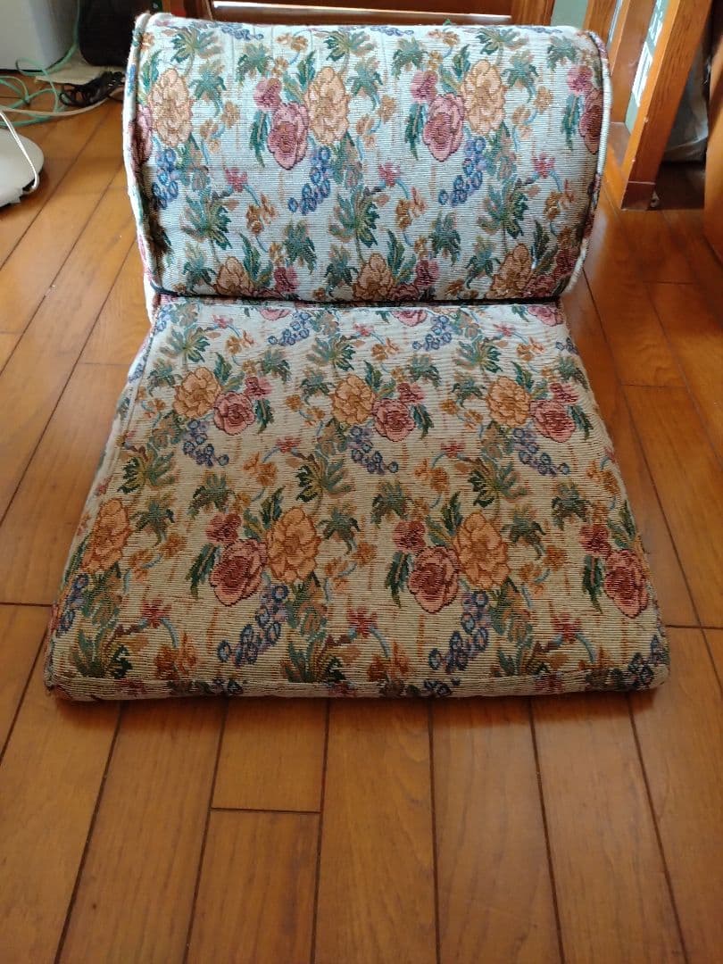 匿名配送足なしソファー