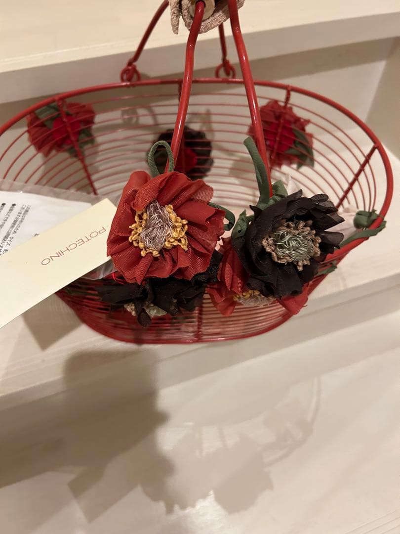 POTECCHINO ポテチーノ赤い花飾り付きかごバッグ