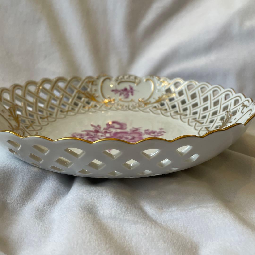 マイセン　パープルピンク　花柄のレース状皿