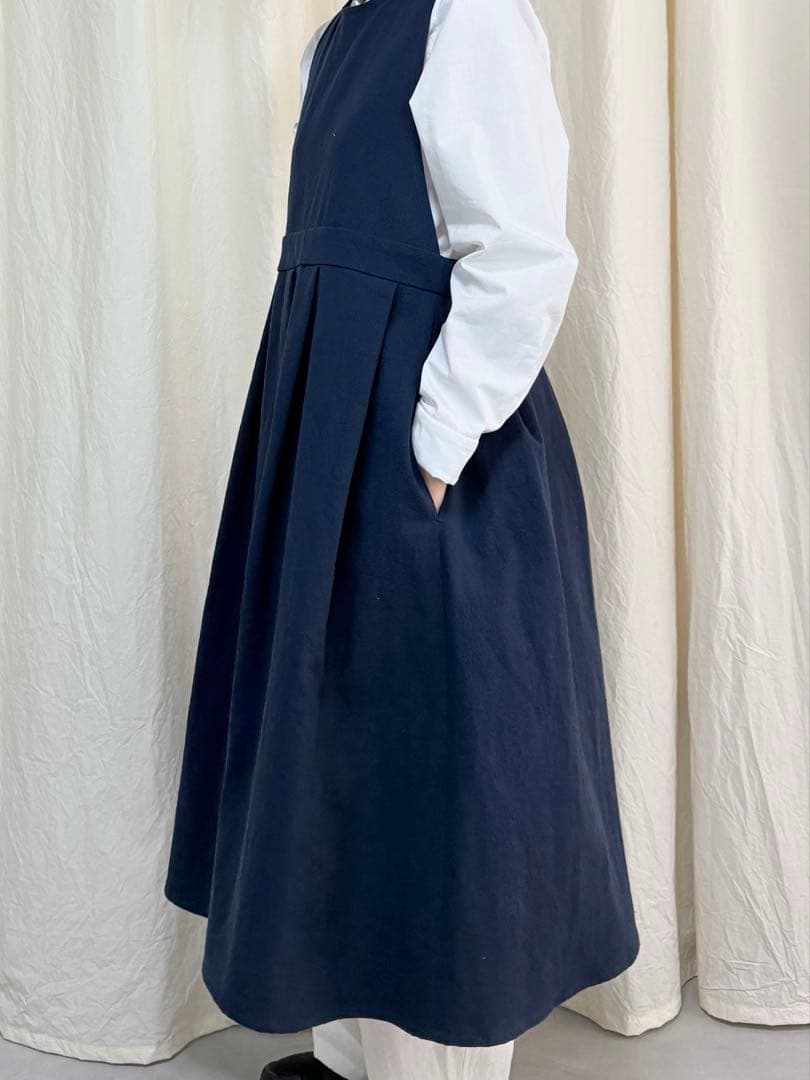 ナチュラルエプロン　ジャンスカ風　バッククロス　ネイビー　綿麻