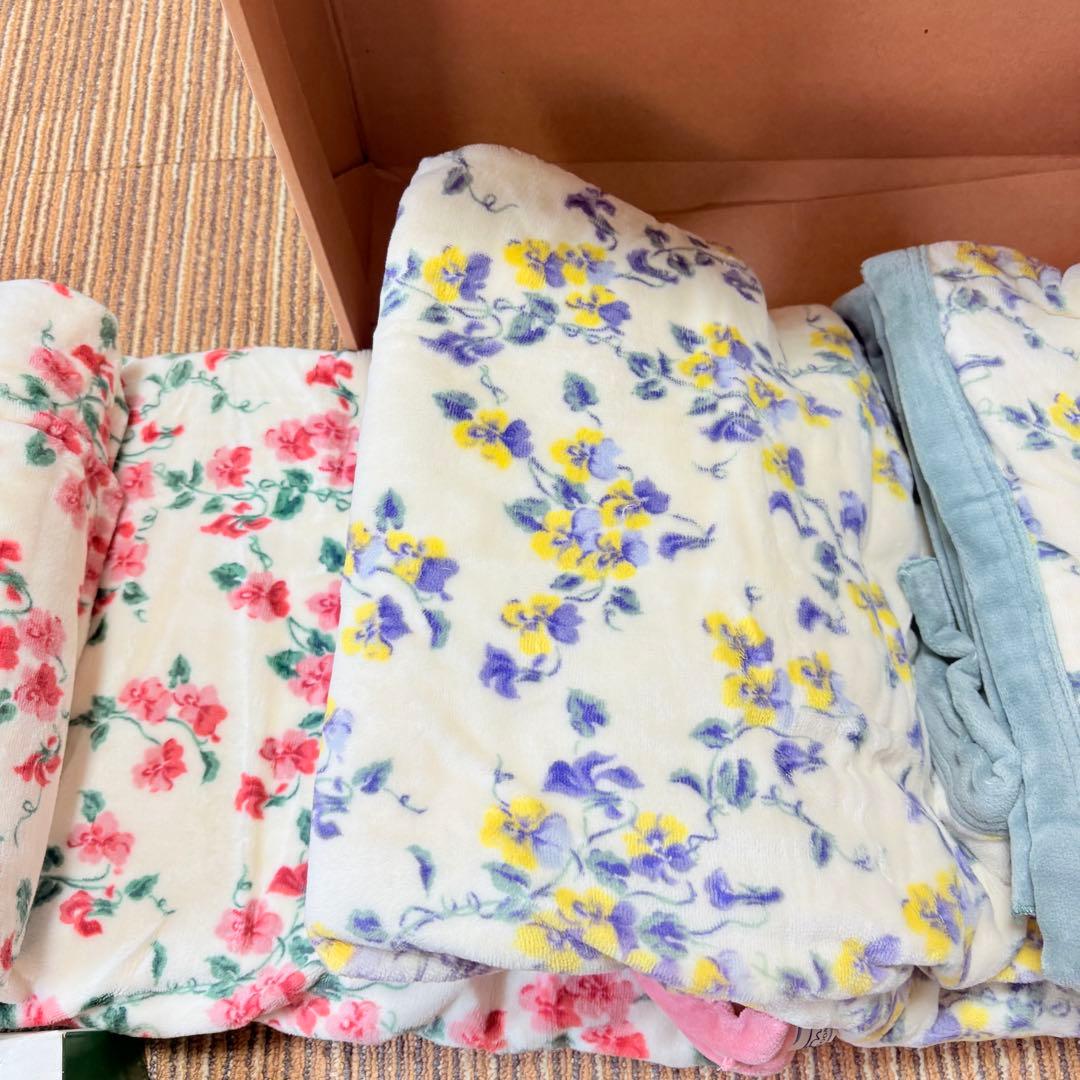  ウェッジウッド　ロングワイドサイズ綿毛布　花柄　2P ペア