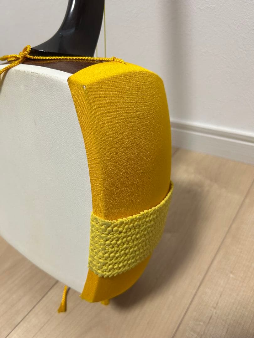 三味線　替えのはつね糸・バチ付き