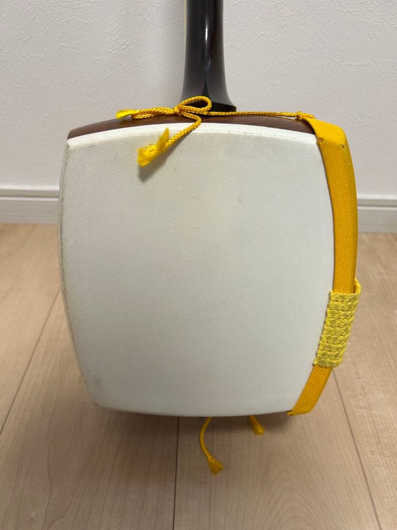 三味線　替えのはつね糸・バチ付き