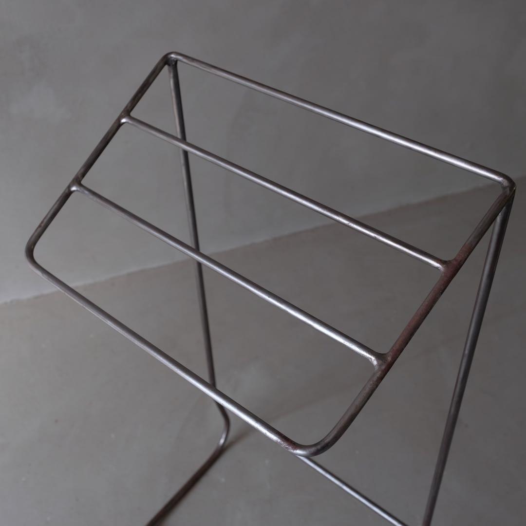 無垢鉄と真鍮のスタンド型タオル掛け　タオルハンガー インダストリアル 古道具