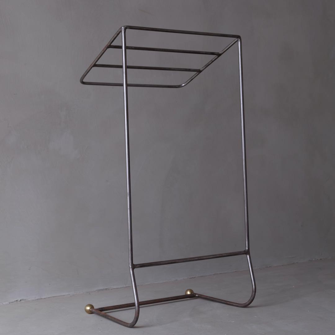 無垢鉄と真鍮のスタンド型タオル掛け　タオルハンガー インダストリアル 古道具