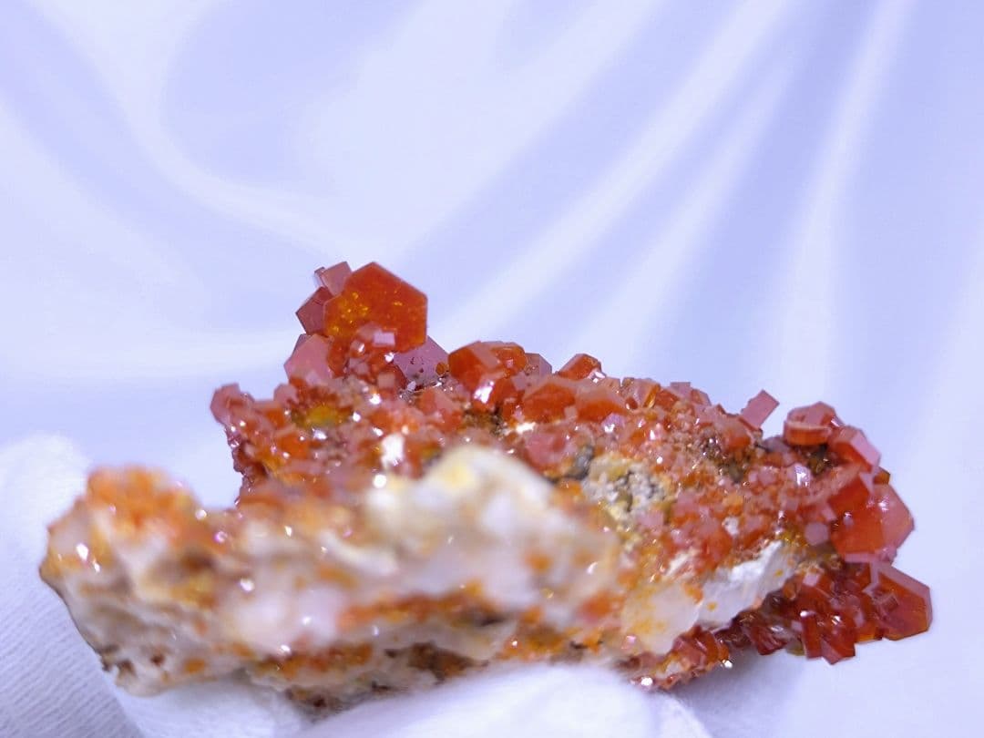 高品質　モロッコ産　バナディナイト　40.8g　バナジナイト　原石　標本　①