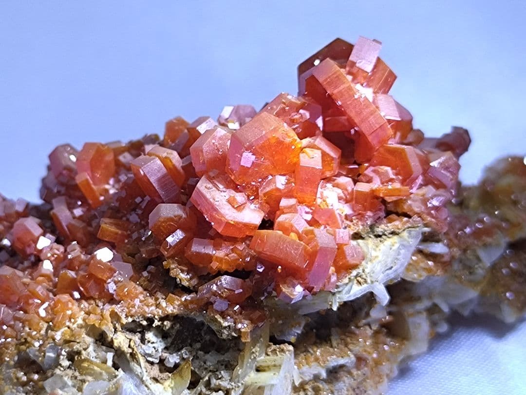 高品質　モロッコ産　バナディナイト　40.8g　バナジナイト　原石　標本　①