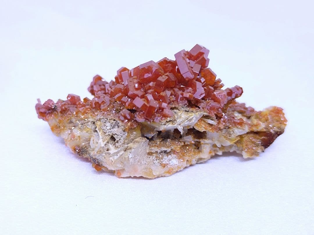 高品質　モロッコ産　バナディナイト　40.8g　バナジナイト　原石　標本　①