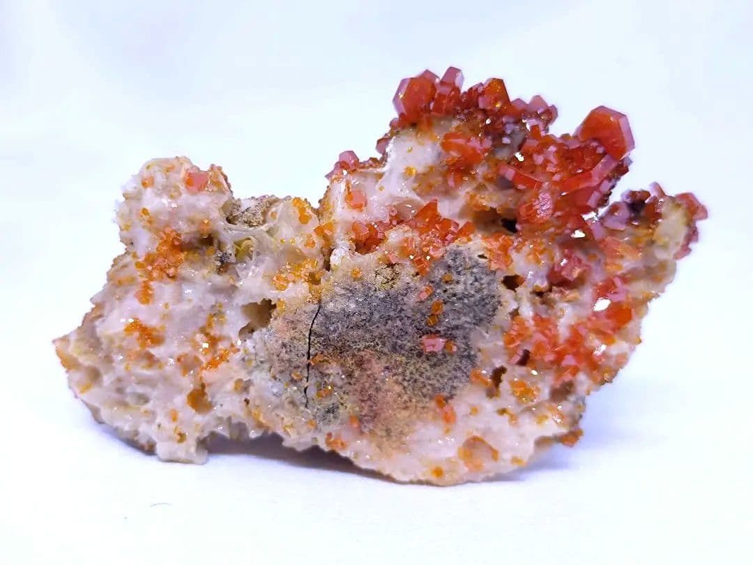 高品質　モロッコ産　バナディナイト　40.8g　バナジナイト　原石　標本　①