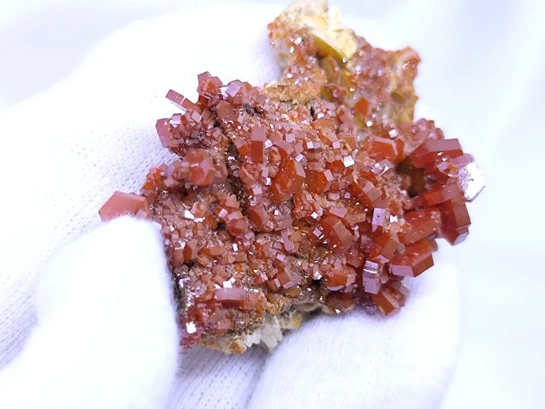 高品質　モロッコ産　バナディナイト　40.8g　バナジナイト　原石　標本　①