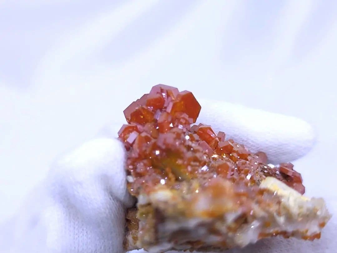 高品質　モロッコ産　バナディナイト　40.8g　バナジナイト　原石　標本　①