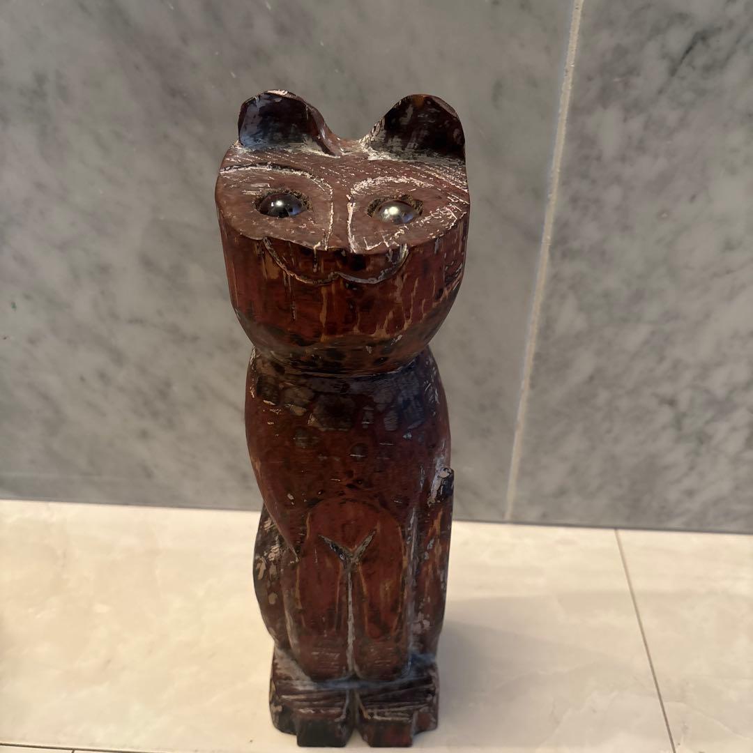ヴィンテージ　雰囲気抜群の猫の一刀彫彫刻オブジェ
