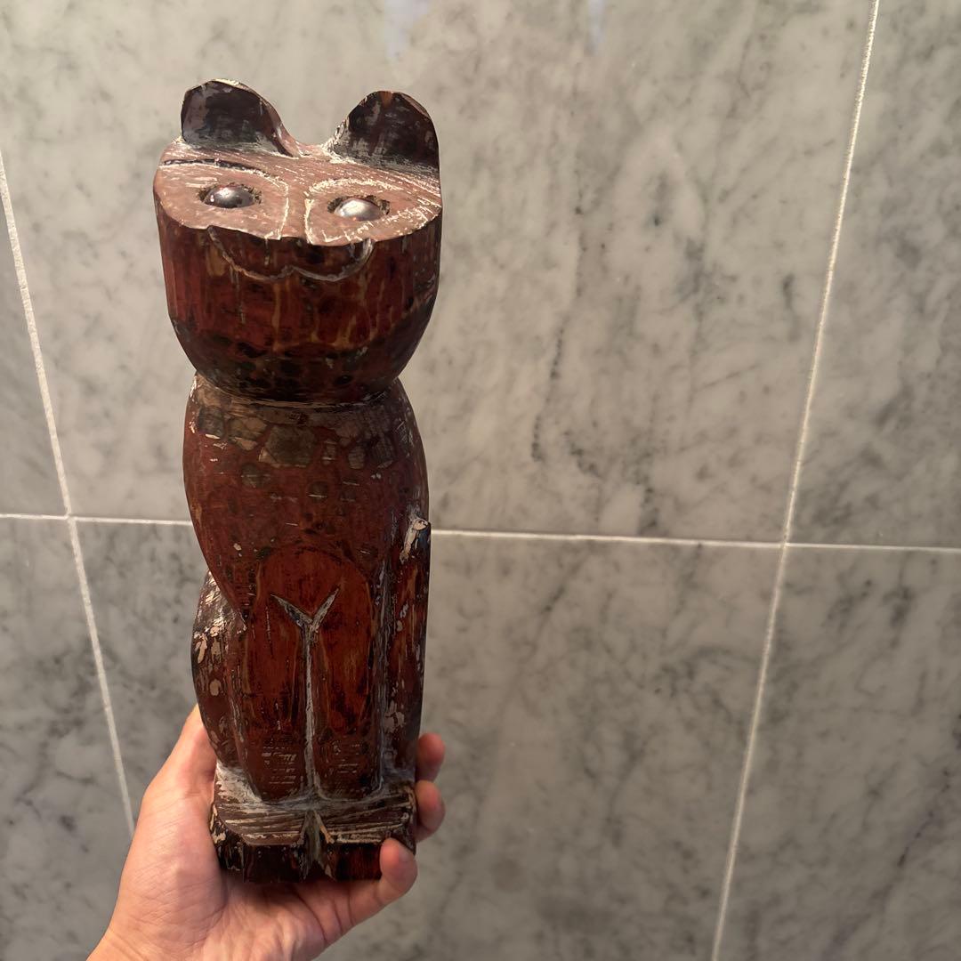 ヴィンテージ　雰囲気抜群の猫の一刀彫彫刻オブジェ