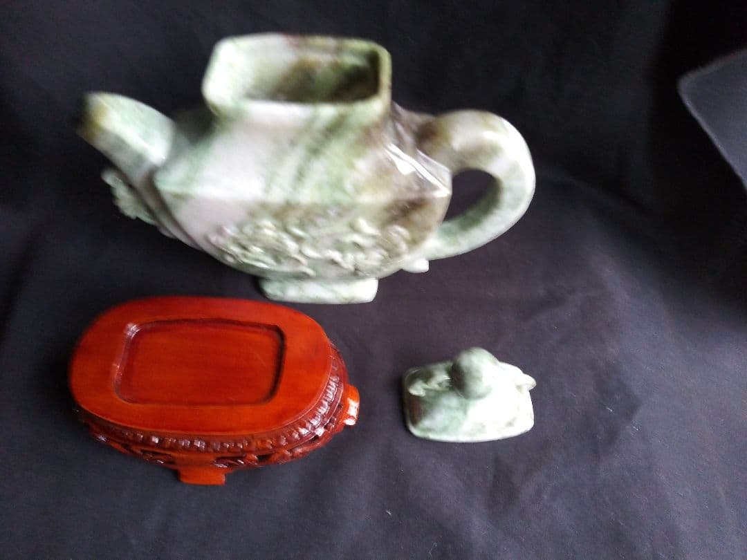 玉製龍壺　南陽翡翠(独山玉)製　中国工芸品　置物　NO.641