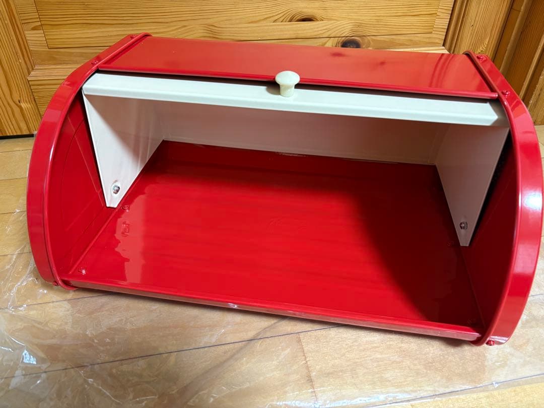 新品！大きめブレッドケース缶　 赤×アイボリー　キッチン 収納 カントリー雑貨
