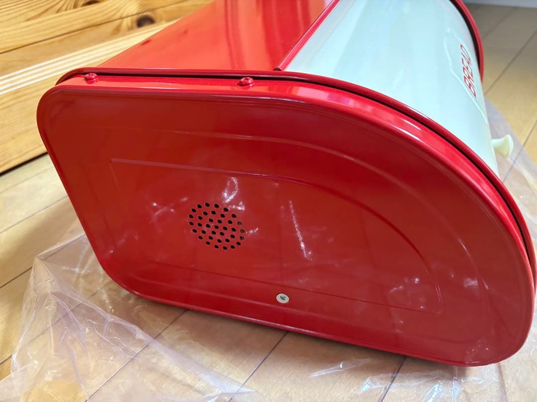 新品！大きめブレッドケース缶　 赤×アイボリー　キッチン 収納 カントリー雑貨