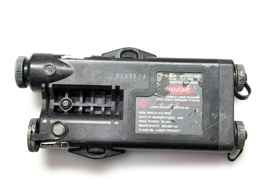 実物 Insight Technology AN/PEQ-2 放出中古完全作動品