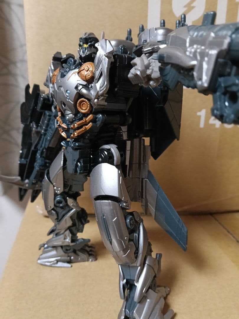 トランスフォーマースタジオシリーズ　ケイエスアイボス