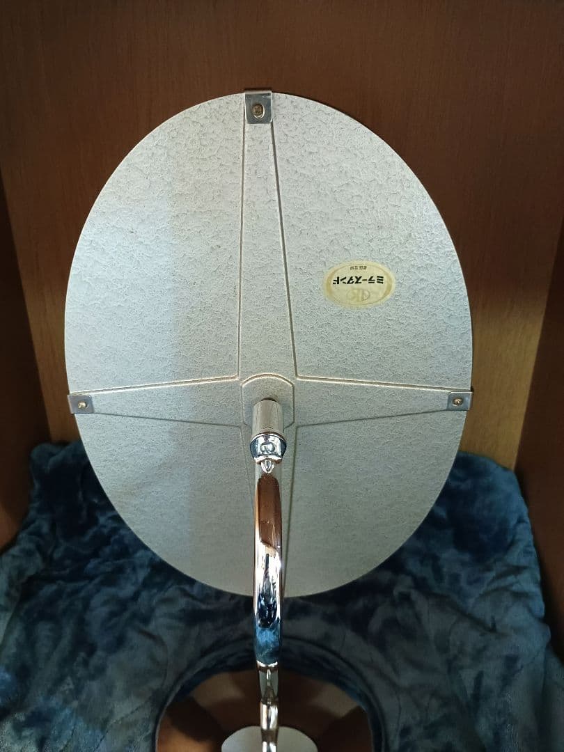 IKミラースタンド　店舗什器　化粧鏡　化粧品店