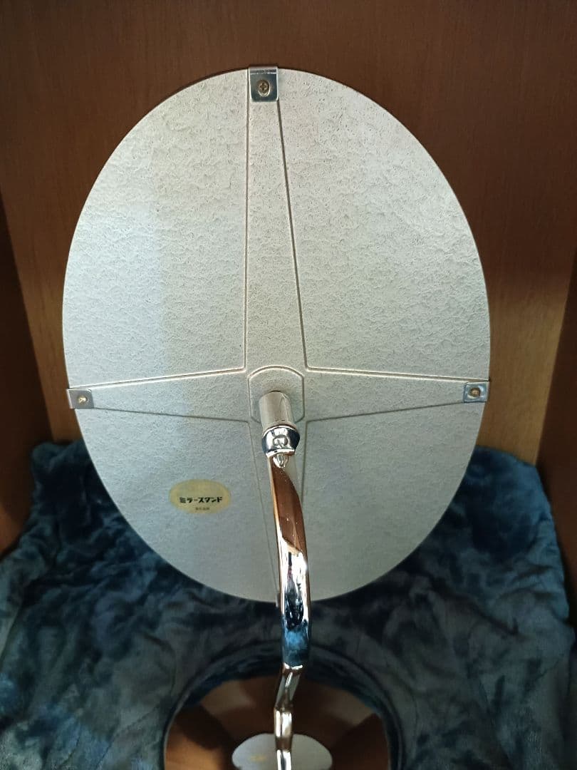 IKミラースタンド　店舗什器　化粧鏡　化粧品店