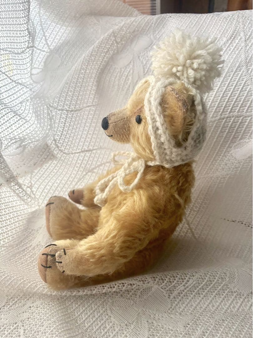 ハンドメイドベア(イギリス天然モヘア)全長25cm ＊ニット帽子付き＊