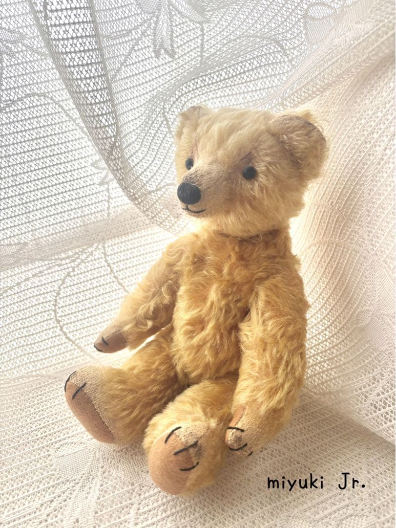 ハンドメイドベア(イギリス天然モヘア)全長25cm ＊ニット帽子付き＊