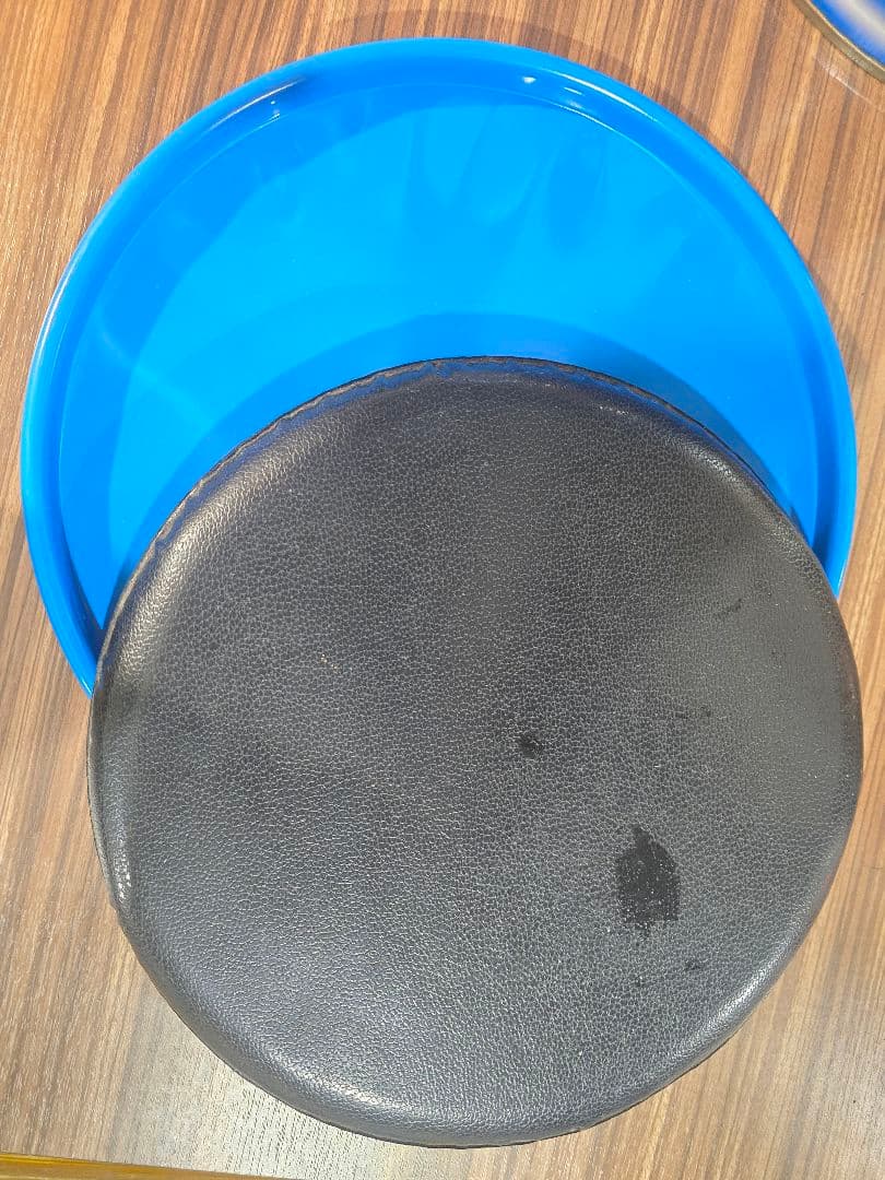 ホットウィール　スツール　バケツ　缶