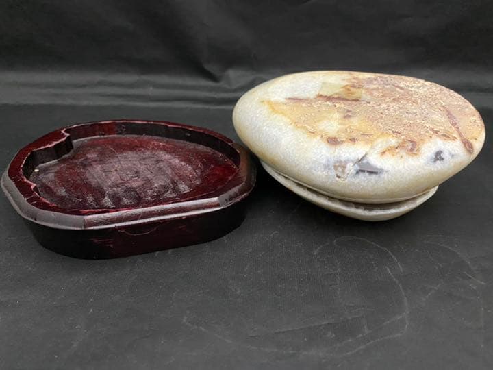 トレジャーメノウ　瑪瑙　原石　置物　台付　パワーストーン　開運　風水　インテリア