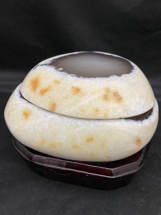 トレジャーメノウ　瑪瑙　原石　置物　台付　パワーストーン　開運　風水　インテリア