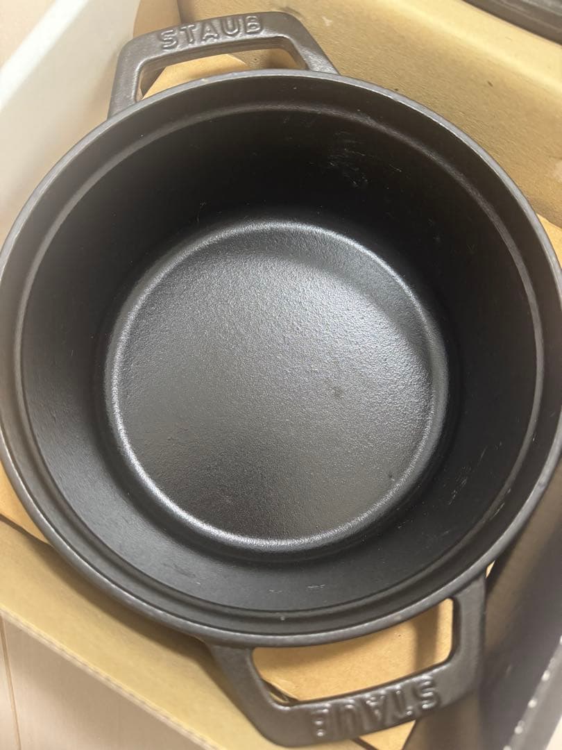 【STAUB】 ココットラウンド ブラック 18cm 1回使用