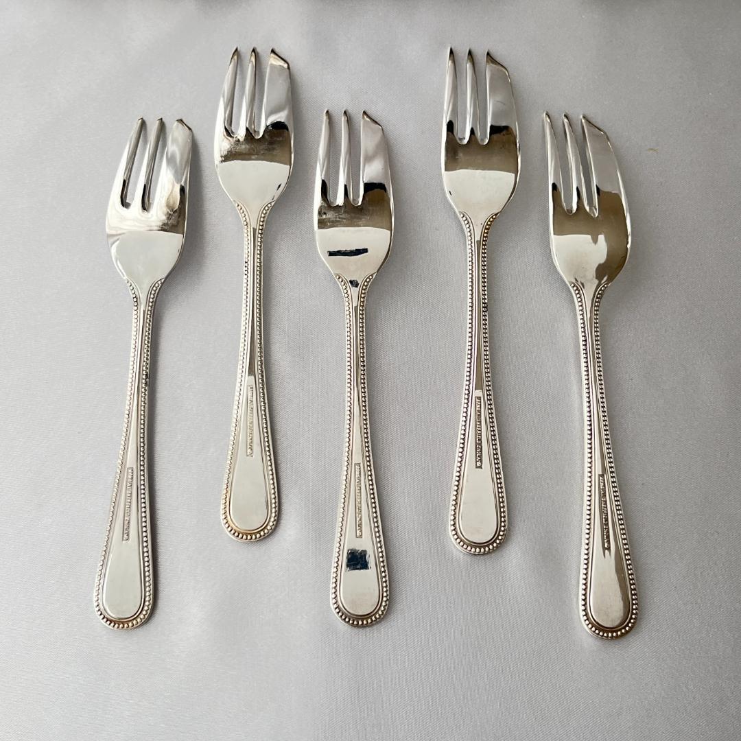 【英国】 パール ケーキフォーク 5本 エレガントな真珠モチーフ