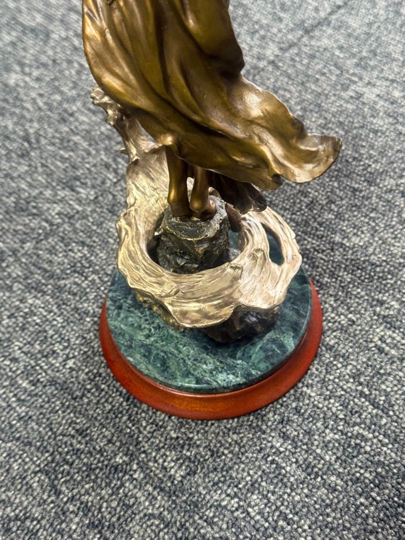 【湖の乙女】 エミリーカフマン作 フランクリンミント製 ブロンズ像 女神