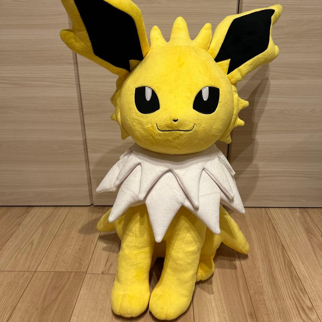 ポケモンセンター 等身大サンダース ぬいぐるみ - メルカリ