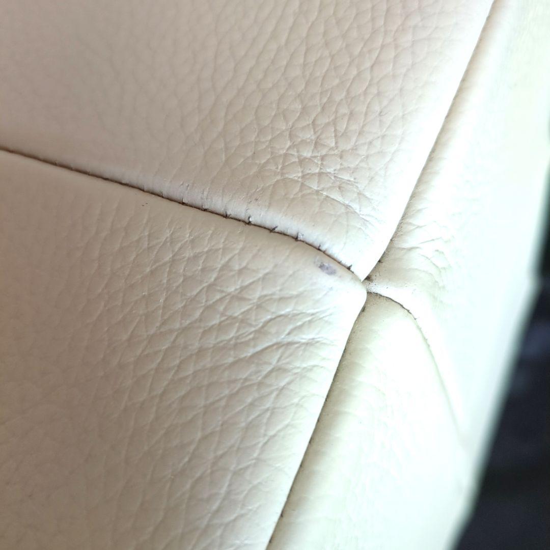 最高級大塚家具　アイボリー 本革 オットマン キューブ型