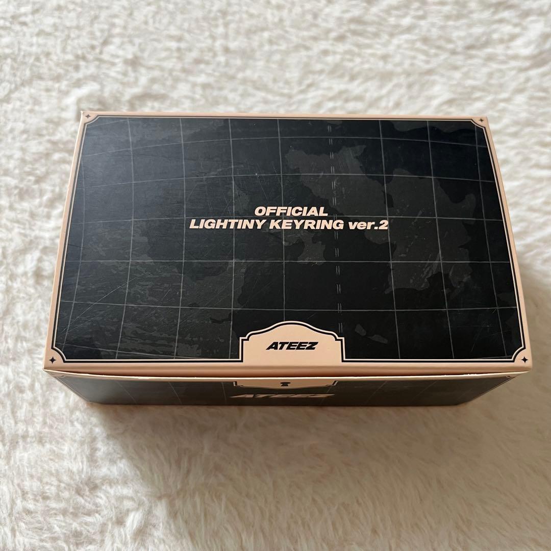 新品 未開封 FC限定 公式ATEEZ ライティニ キーリング - メルカリ
