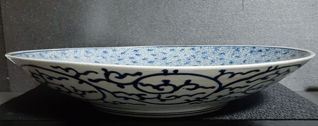 江戸時代後期　古伊万里　染付　手描き　みじん唐草文様　40.7cm　大皿