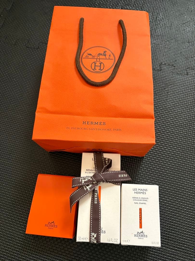 エルメス　ハンドクリームとマニキュア