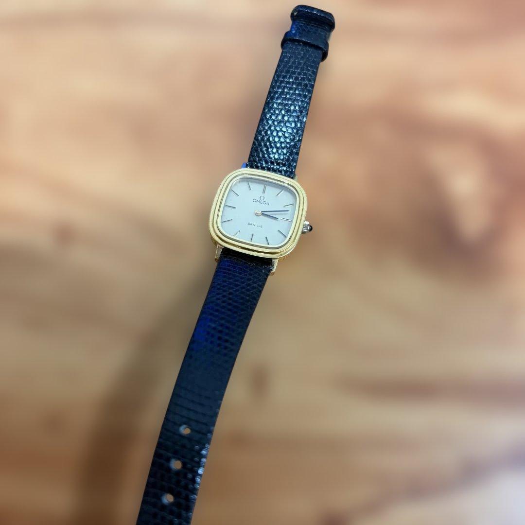 オメガの人気モデル「De Ville（デビル）」のレディース腕時計です。