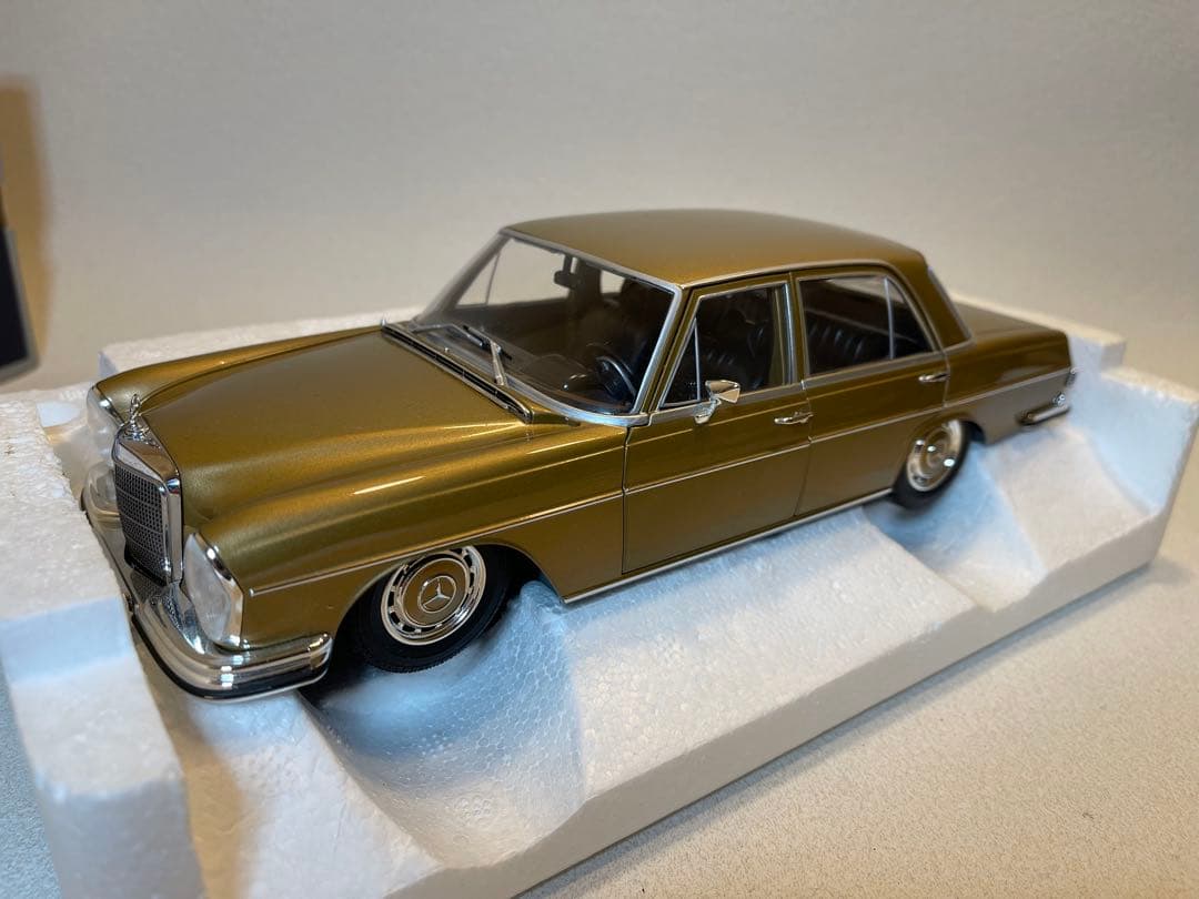 訳あり！ ノレブ社製 1/18 メルセデス-ベンツ 280SE 1969！