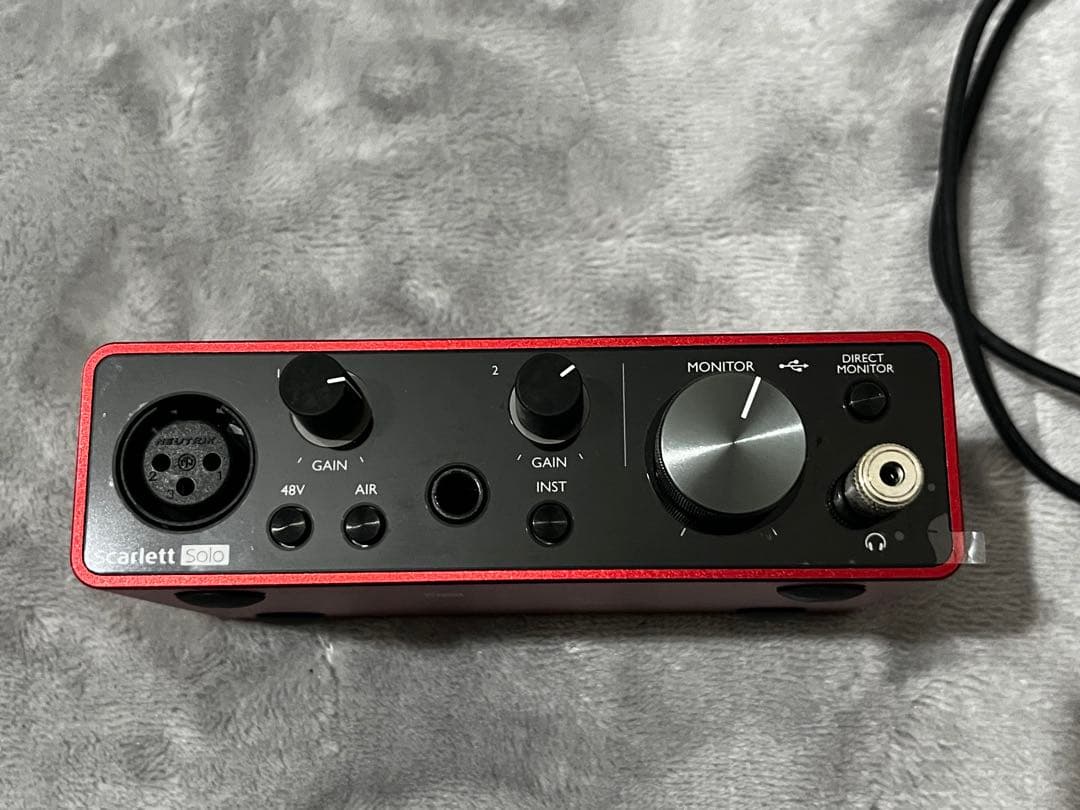 Focusrite Scarlett オーディオインターフェース
