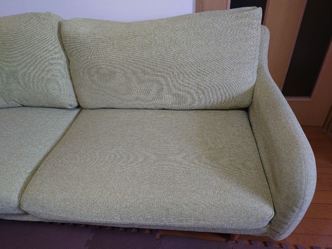 ライトグリーン ３人掛けソファ