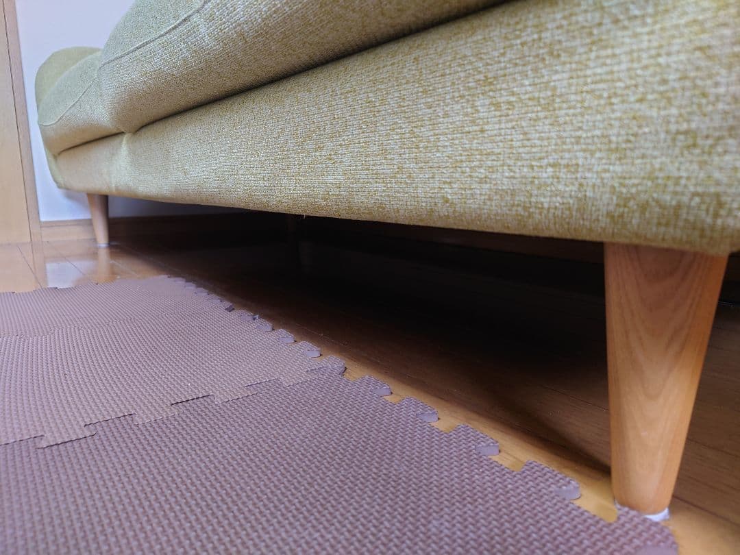 ライトグリーン ３人掛けソファ