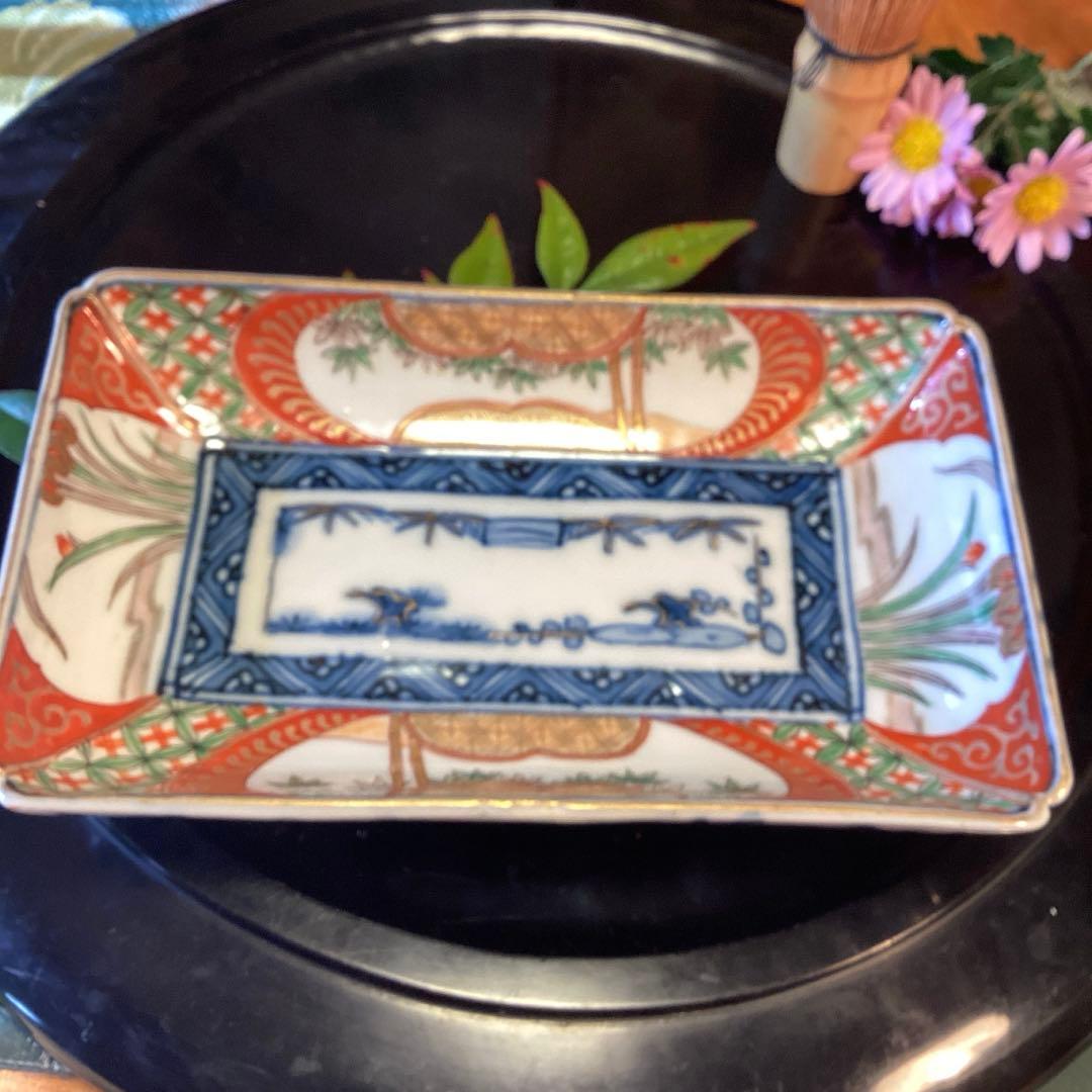 A1056 古伊万里　懐石道具　錦手　窓絵流水菖蒲紋様　隅入長皿　2枚